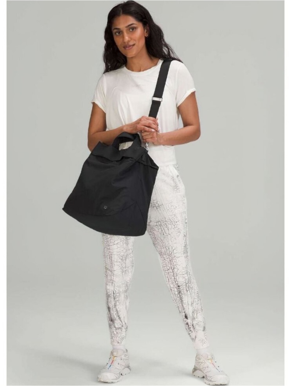 Lululemon On My Level Tote Bag in Black